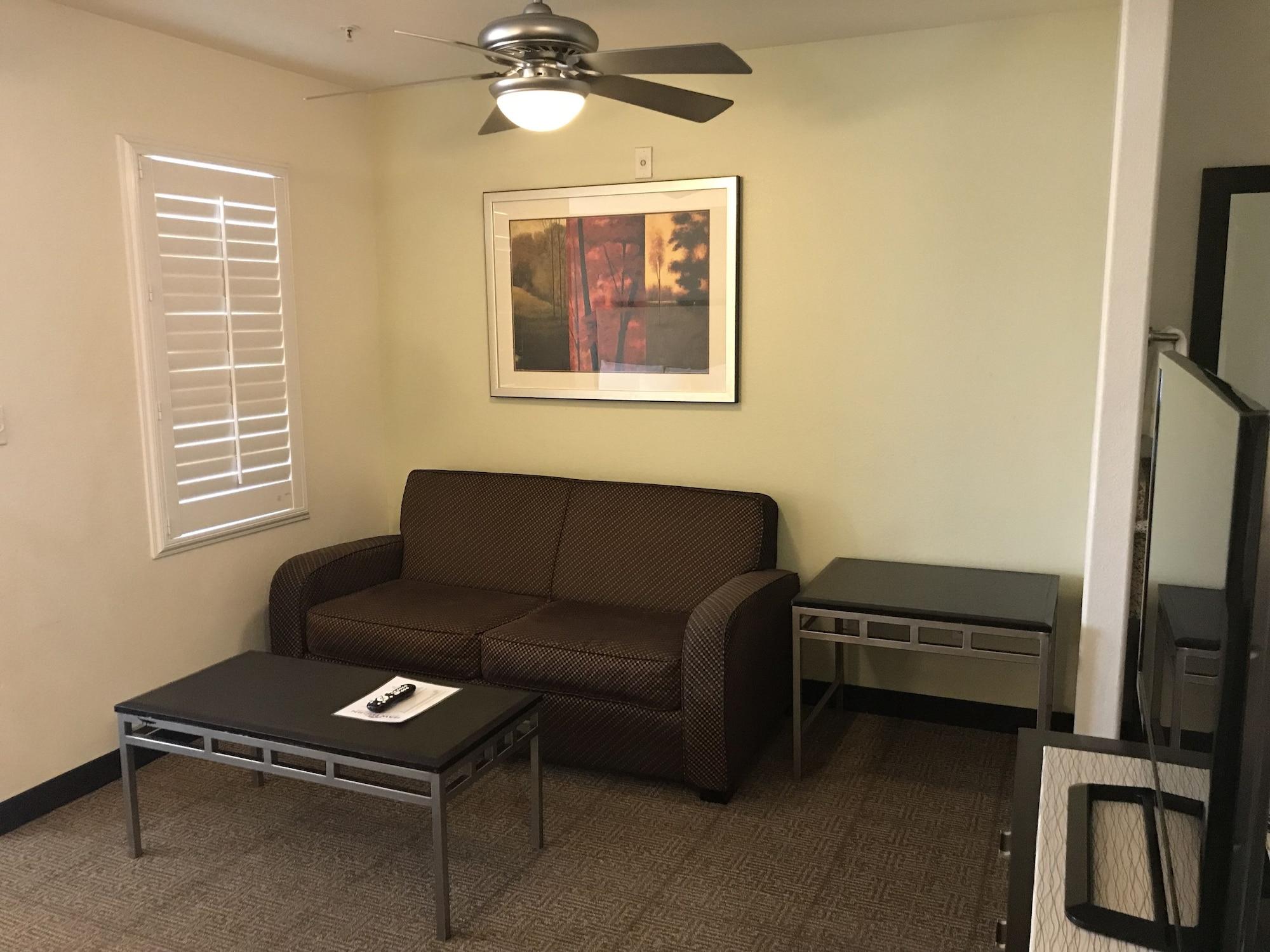 Hawthorn Suites Victorville Exterior photo