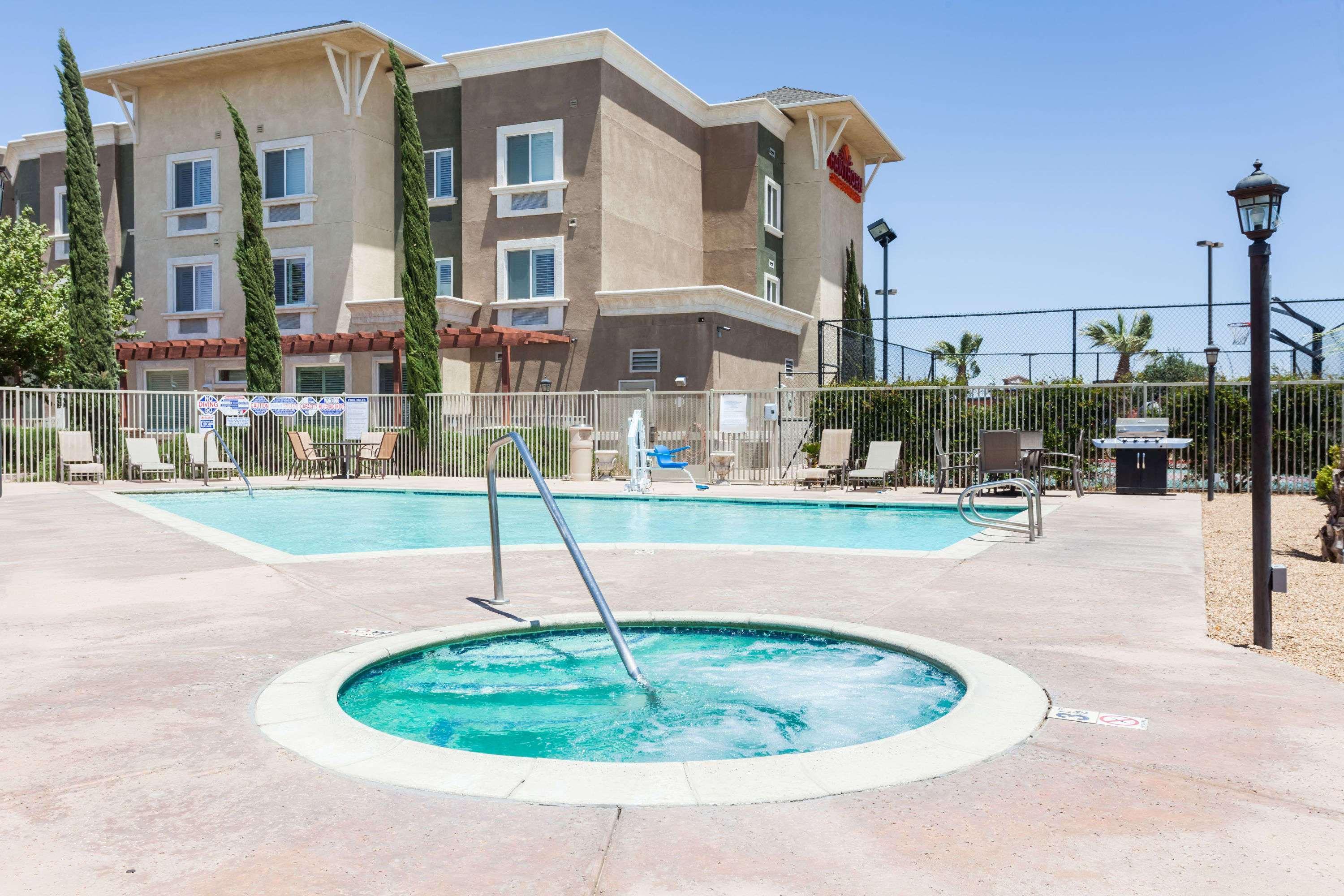 Hawthorn Suites Victorville Exterior photo