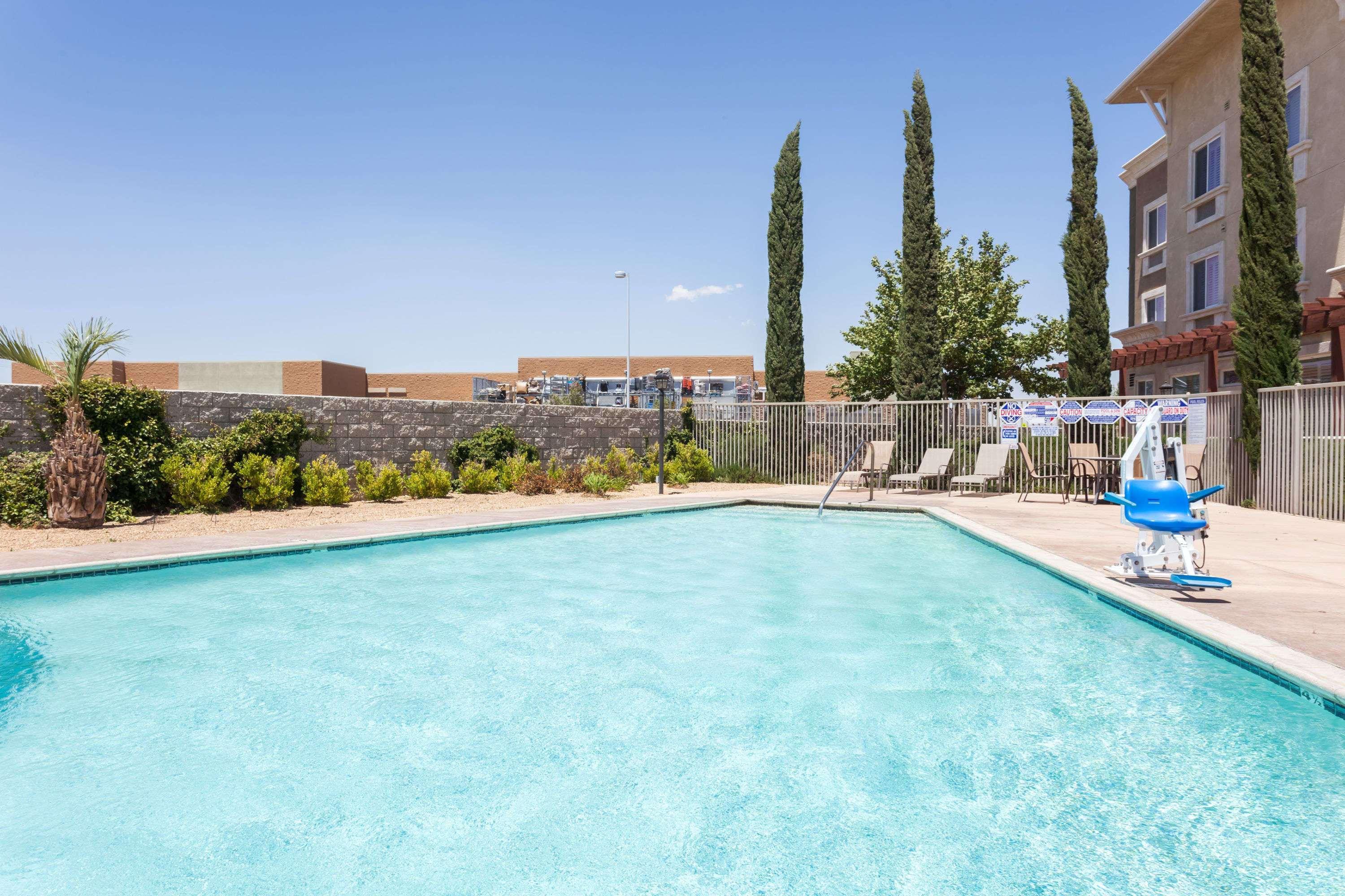 Hawthorn Suites Victorville Exterior photo