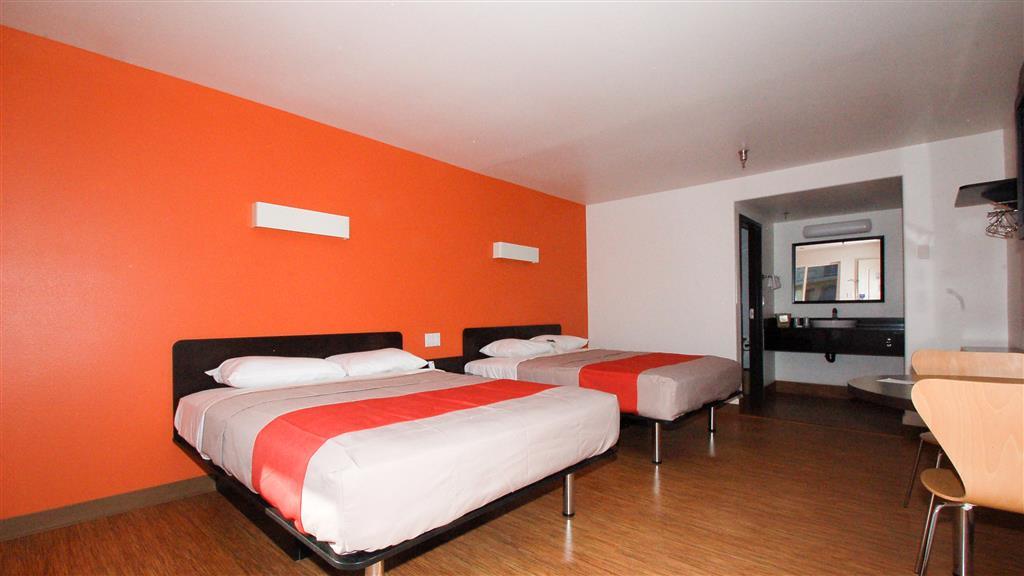 Hawthorn Suites Victorville Room photo