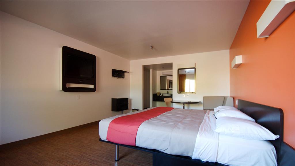 Hawthorn Suites Victorville Room photo